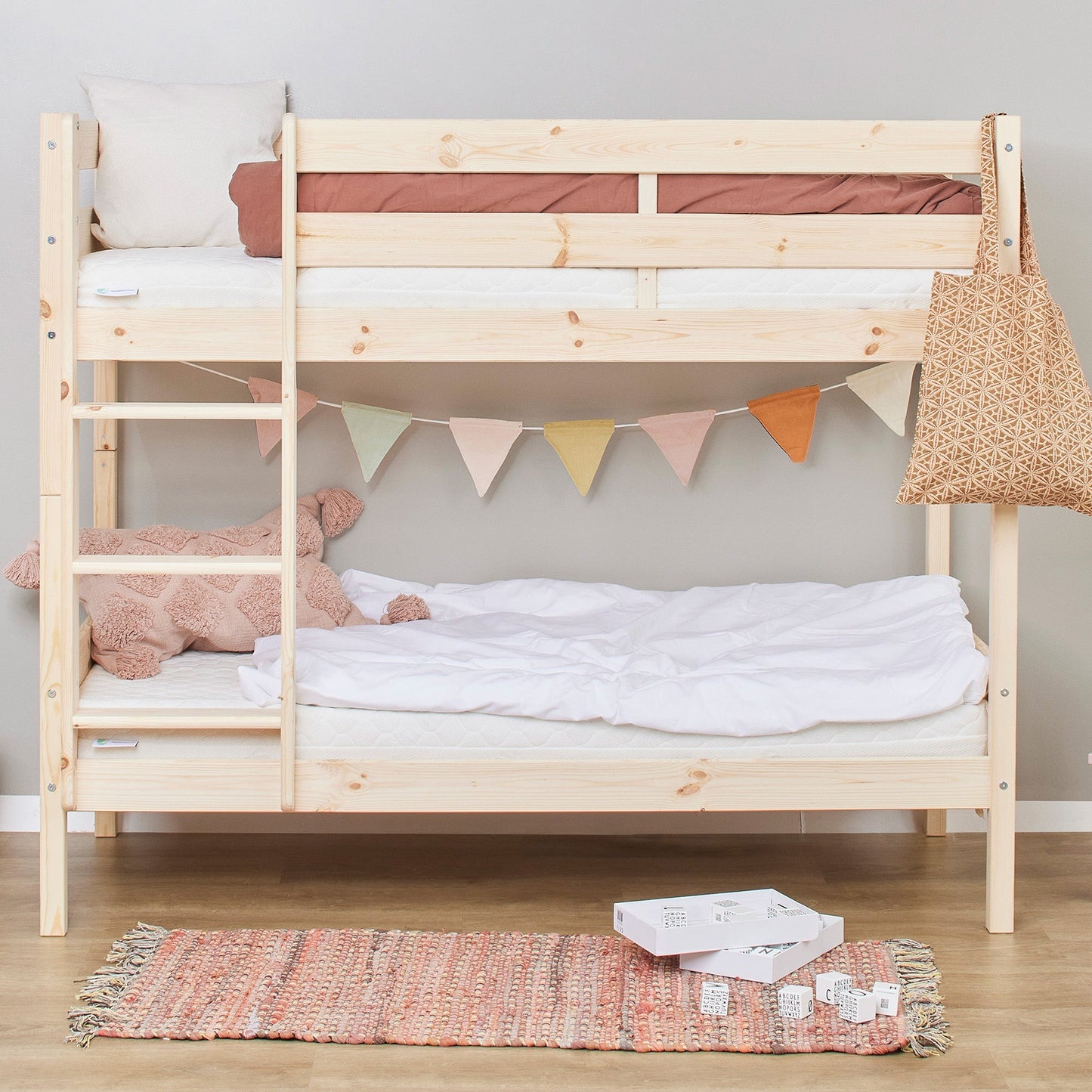 Hoppekids ECO Comfort Køjeseng med 2 Madrasser 70x160 / 90x200