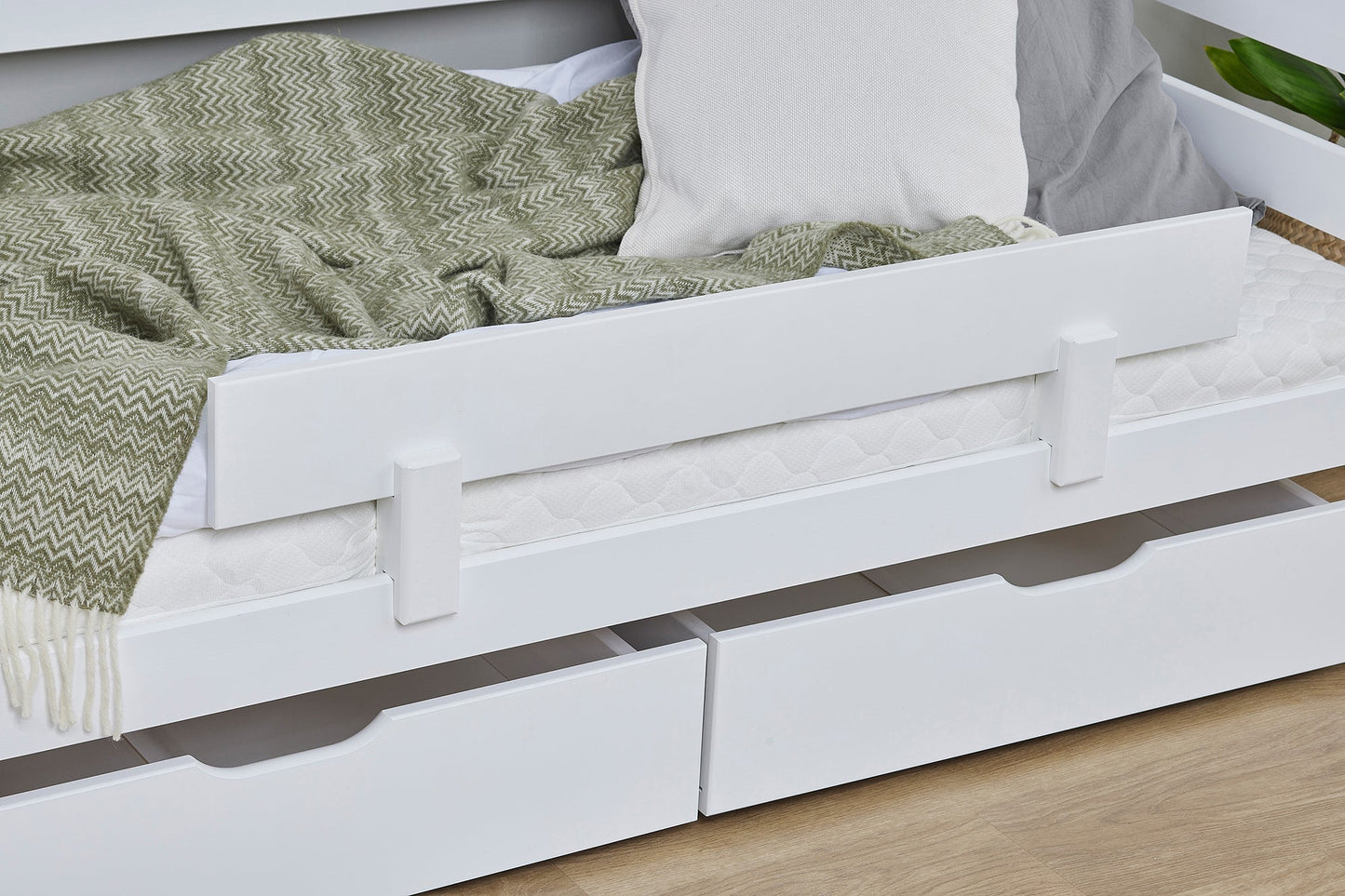 ECO Comfort Junior Bed 70x160 cm incl. Drawers and Guard Rail