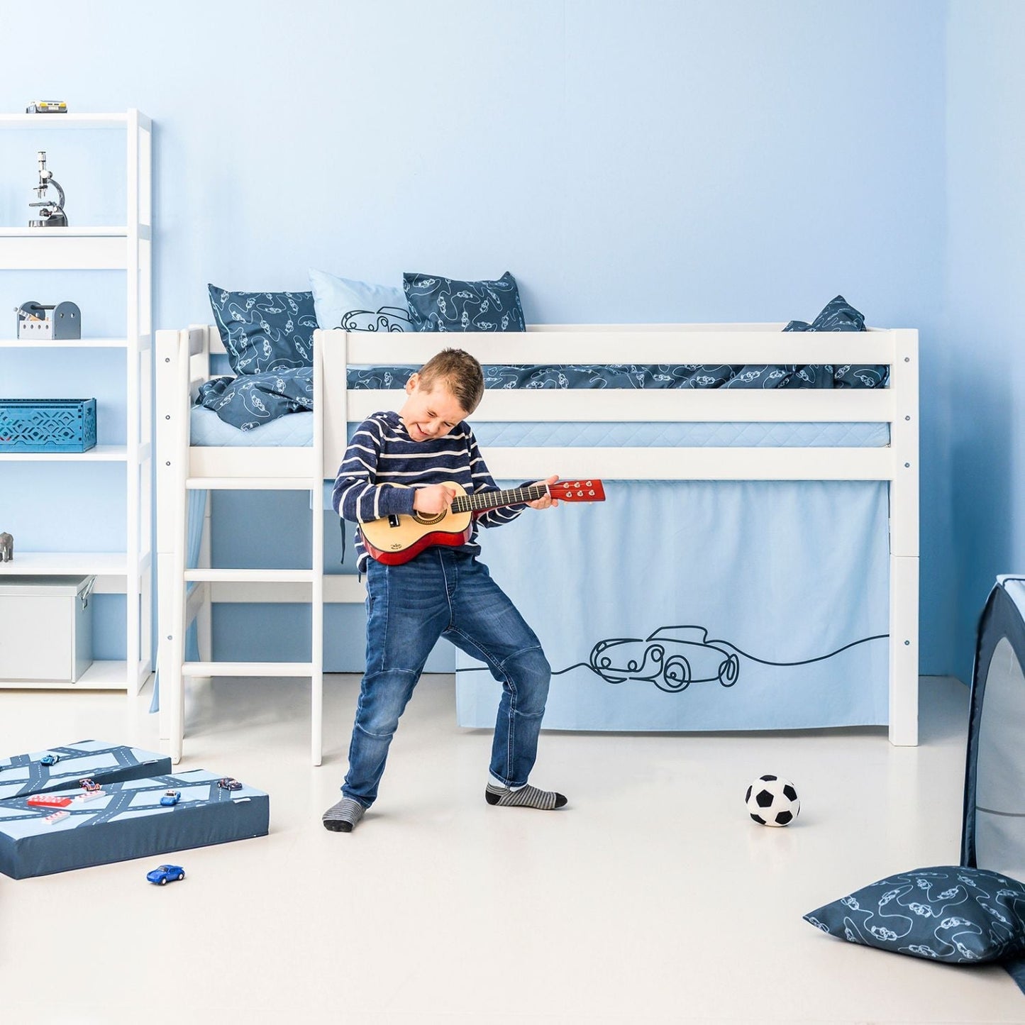 ECO Dream Mid-Height Bed with Cars Bed Curtain