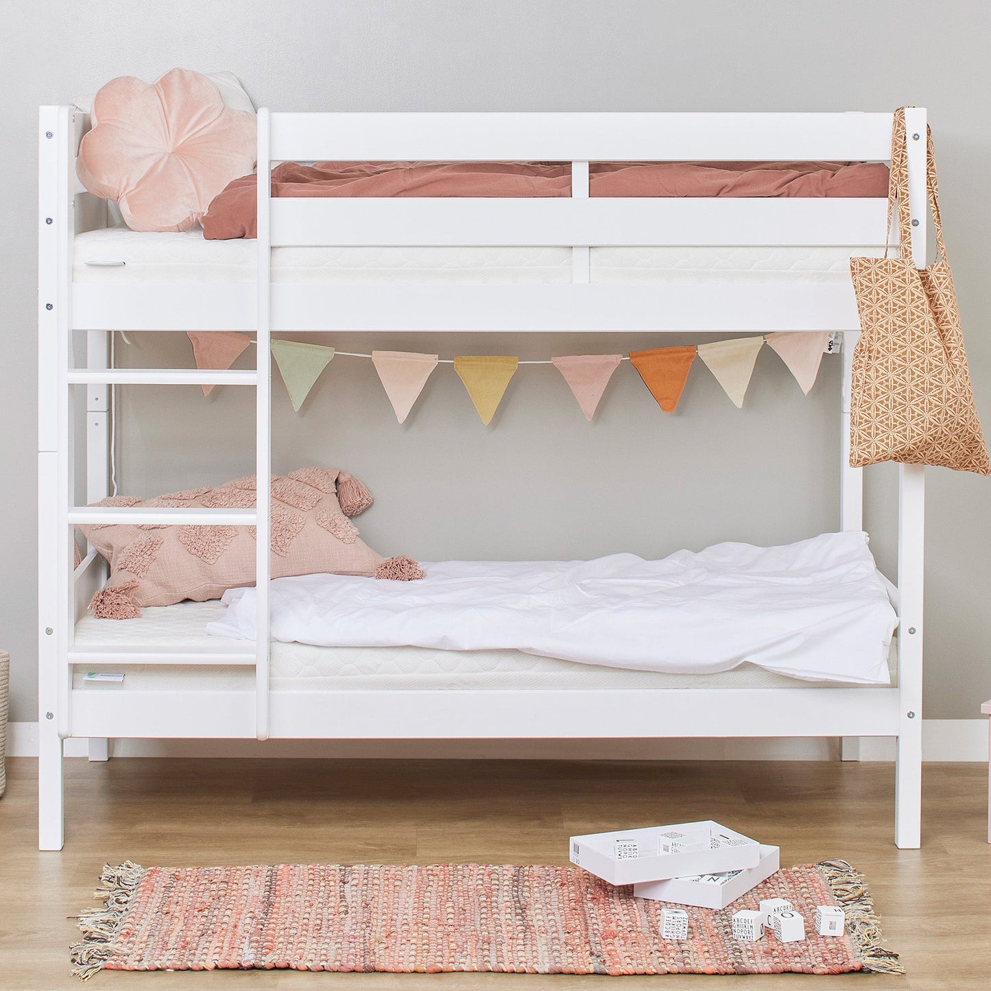 Hoppekids ECO Comfort Køjeseng med 2 Madrasser 70x160 / 90x200