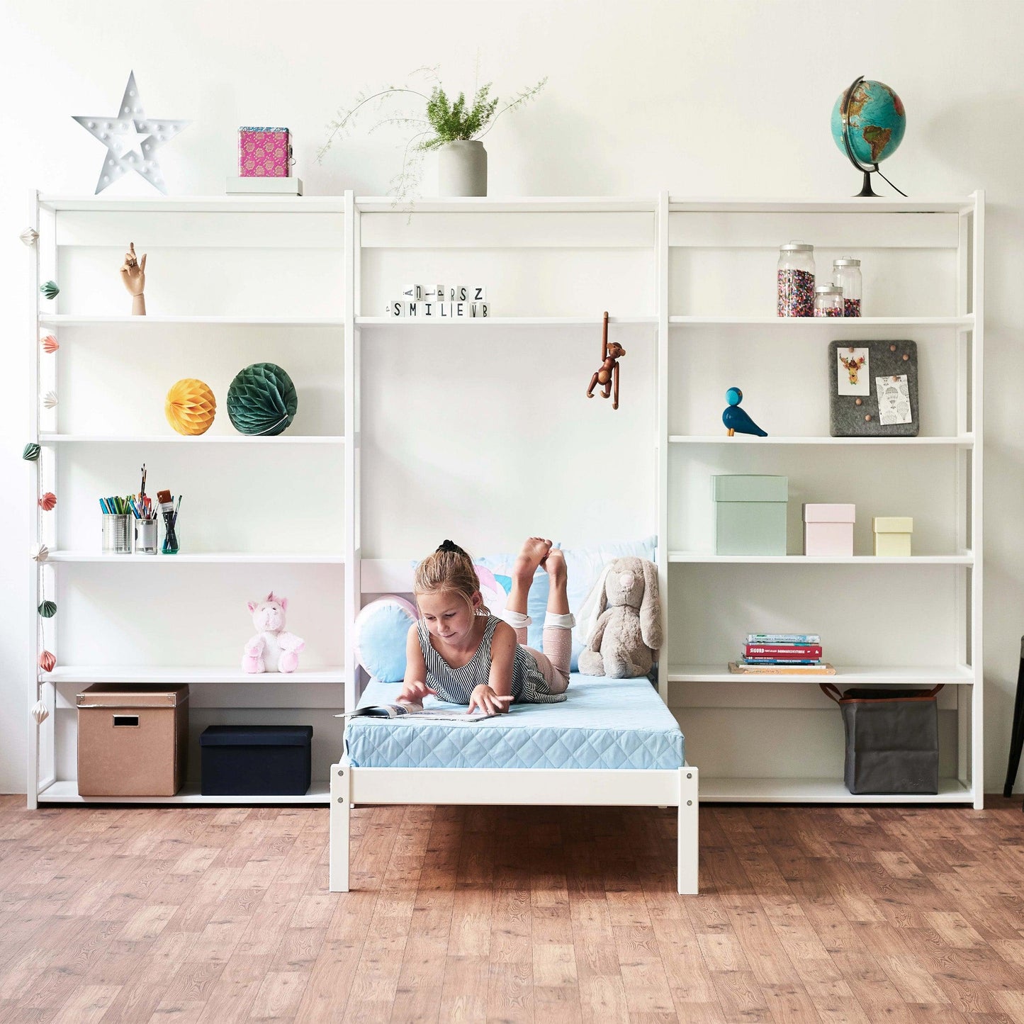 Hoppekids STOREY Set with 14 Shelves and Bed